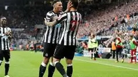 戴金链子烟不离手，导演新作复出不遂？清瘦形象引关注