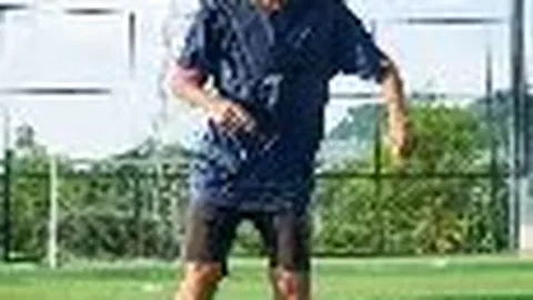 张纪中妻子年轻31岁否认因金钱选择老夫：我偏爱有韵味者